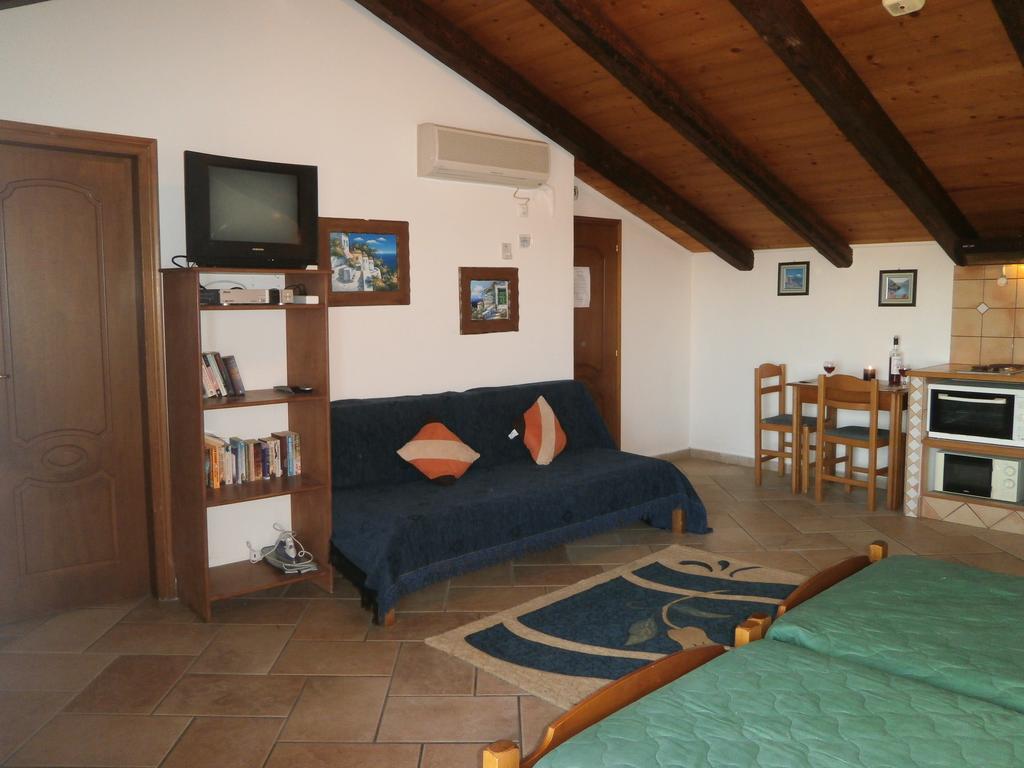 Eva Studios Kassiopi Chambre photo